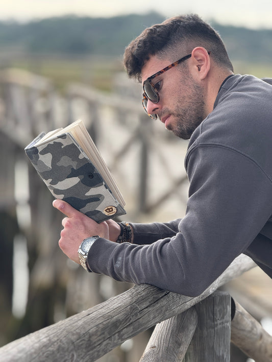 Funda para libros Camo Grey ™