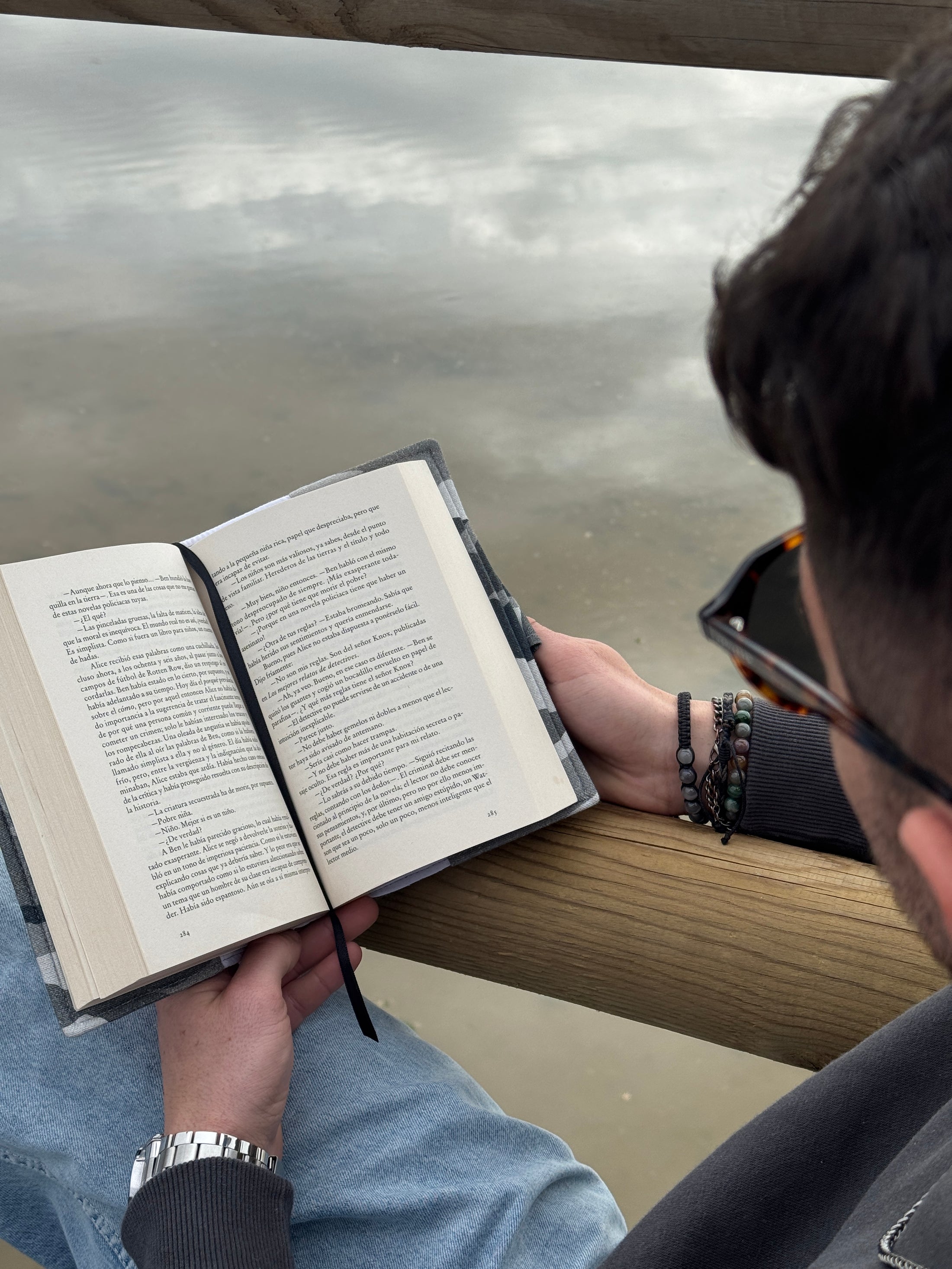 Funda para libros Camo Grey ™