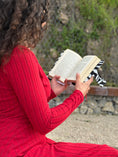 Cargar la imagen en la vista de la galería, Funda para libros Zebra ™
