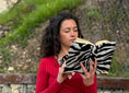 Load image into Gallery viewer, Funda para libros Zebra™
