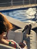 Load image into Gallery viewer, Funda para libros Denim™
